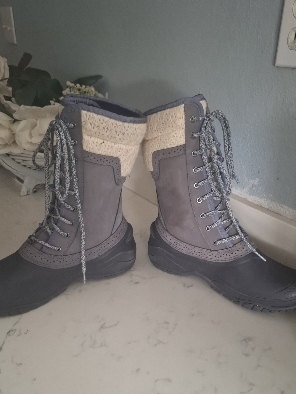 The North Face Women's Charcoal Gray Lace-Up Insulated Boots